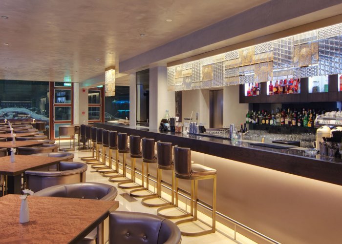 ZAMOS Café – Bar